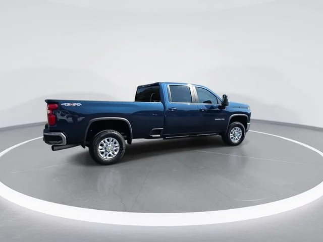 Used 2023 Blue Chevrolet LT image 2