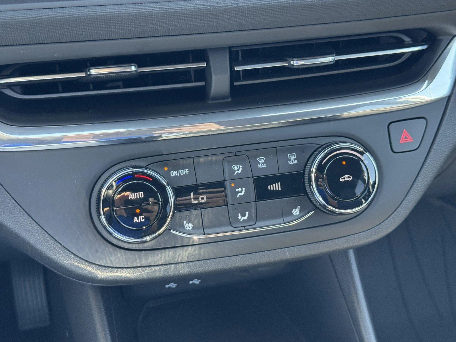 New 2026 Summit White Buick Preferred image 14