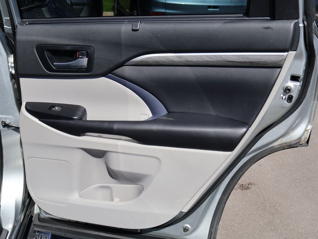 Used 2018 Silver Toyota Limited Platinum image 14