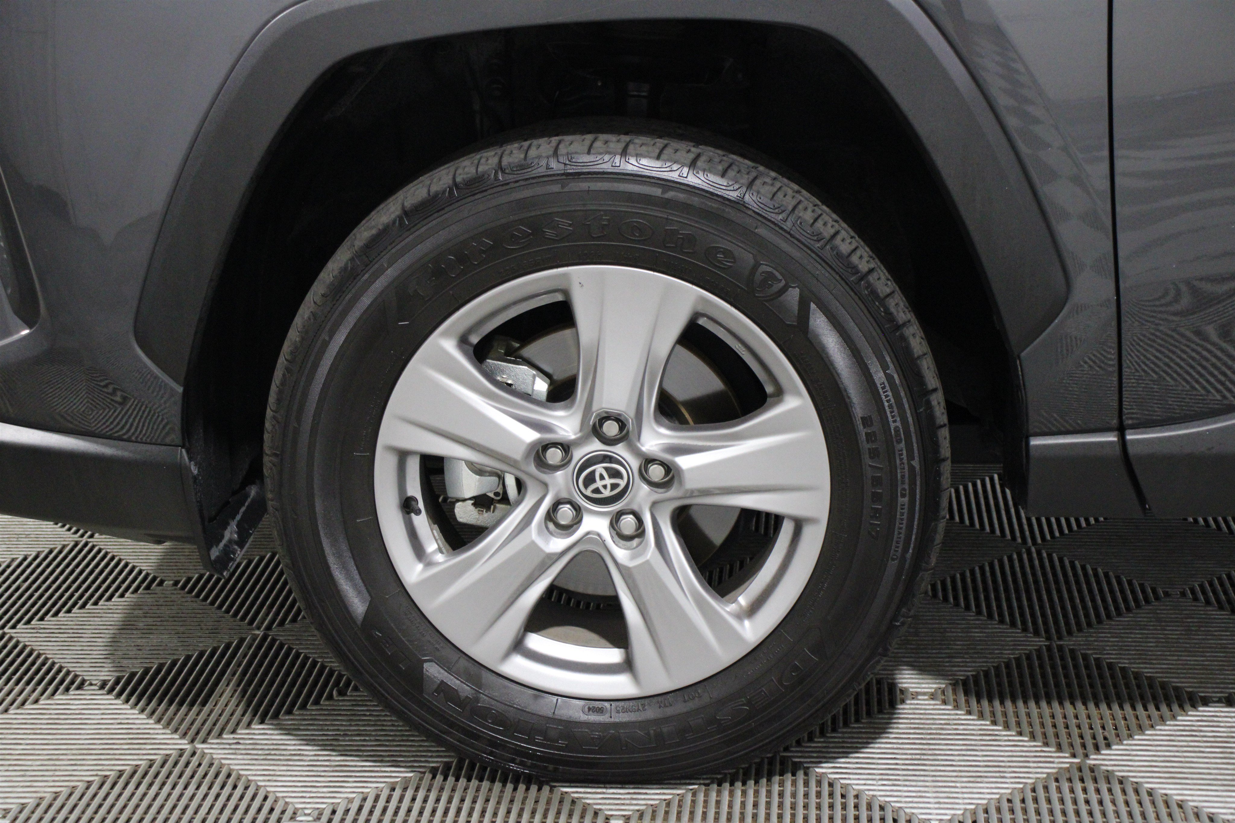Used 2025 Magnetic Gray Metallic Toyota Hybrid XLE image 39