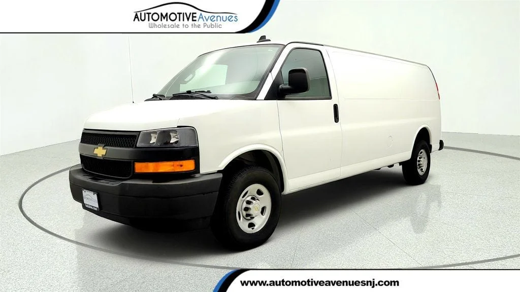 2024 Chevrolet Express 3500 Extended Work Van's photo