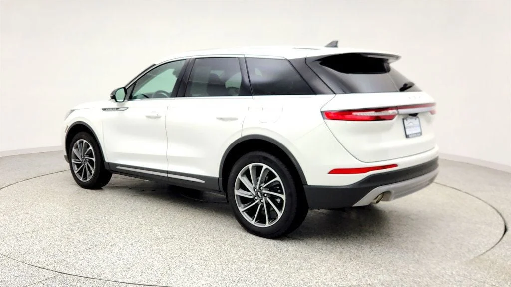 Used 2023 Pristine White Metallic Tri-Coat Lincoln Standard AWD w/ Equipment Group 101A and Co-Pilot360 Vision image 7