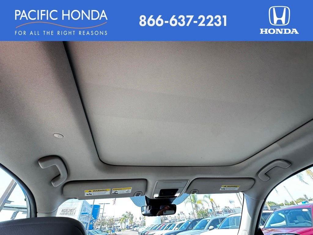 Used 2023  Honda Touring image 17