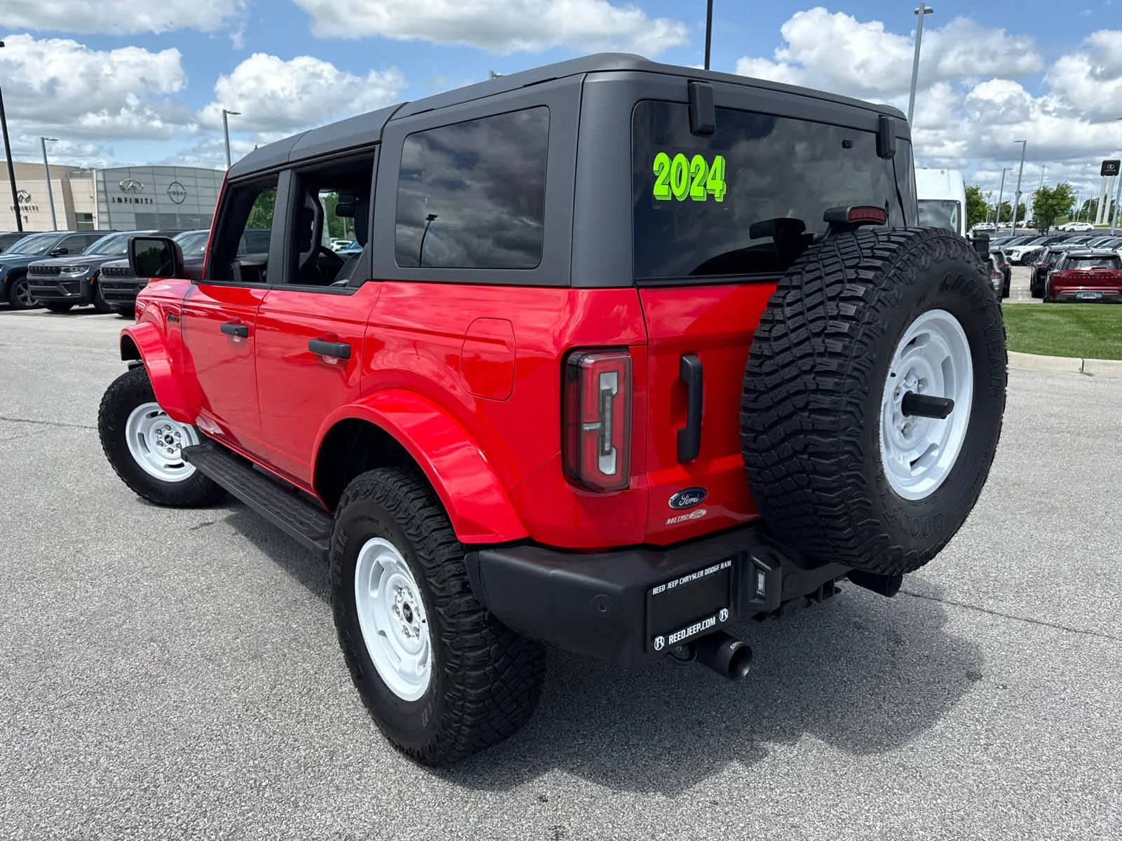 Used 2024 Race Red Ford Wildtrak image 9