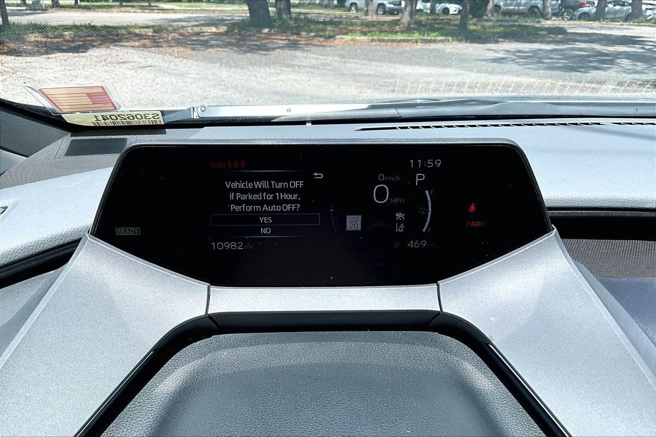 Used 2025  Toyota XLE image 12