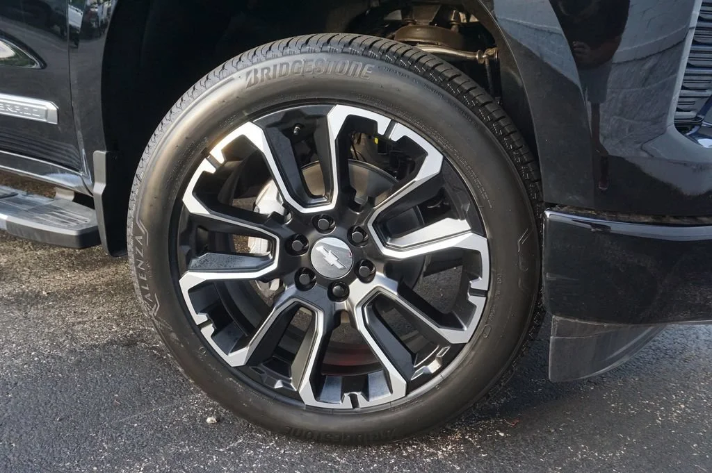 New 2026 Black Chevrolet High Country image 34