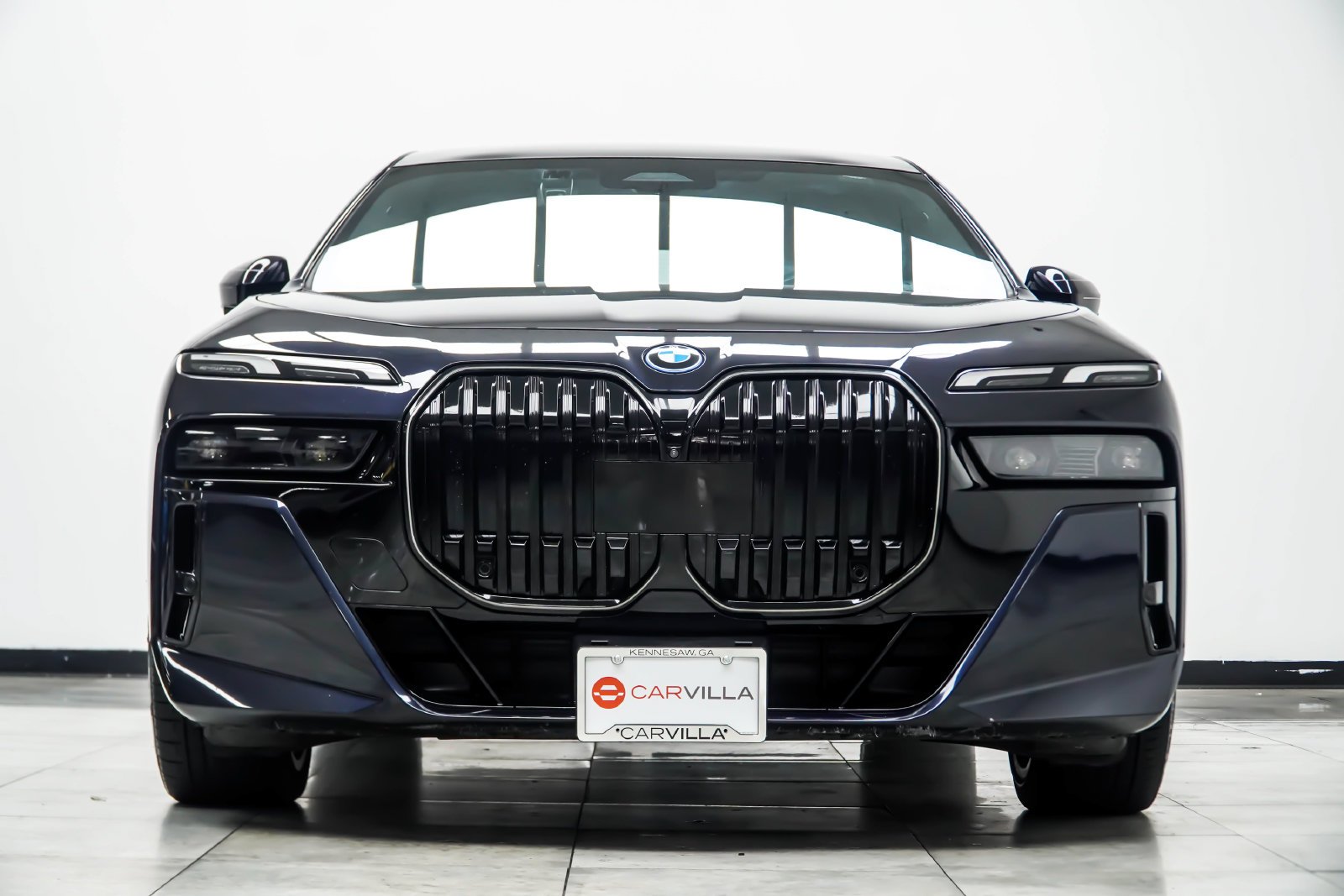 Used 2024 Black BMW 750e xDrive image 9