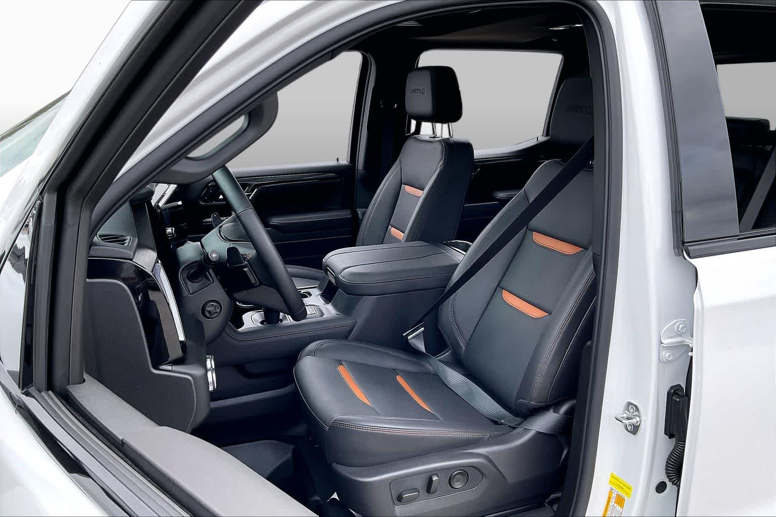 Used 2026 Summit White GMC AT4 image 8