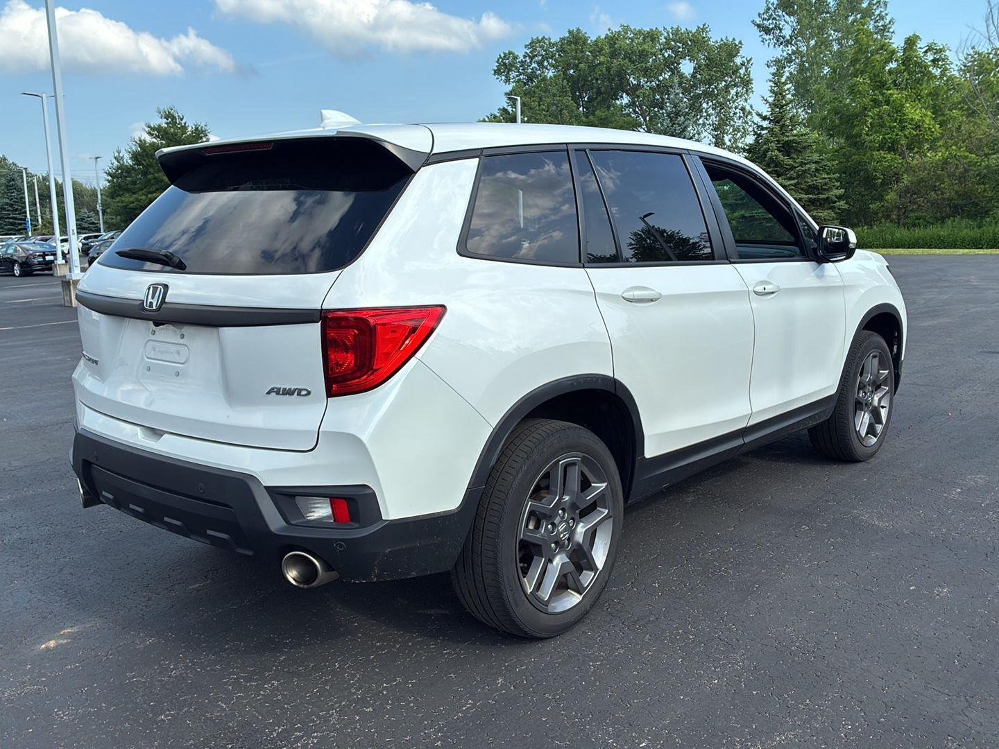 Certified Used 2023 Platinum White Pearl Honda EX-L image 18
