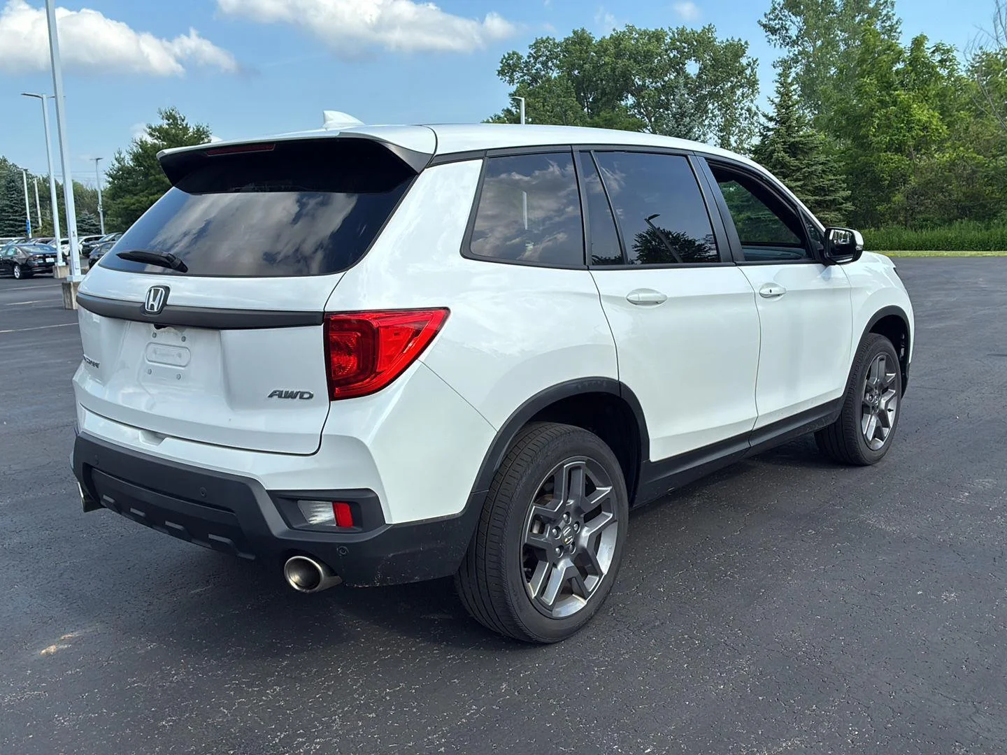 Used 2023 Platinum White Pearl Honda EX-L image 18