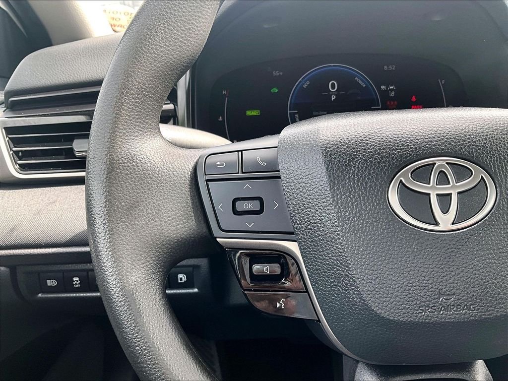 Used 2025 White Toyota SE image 22