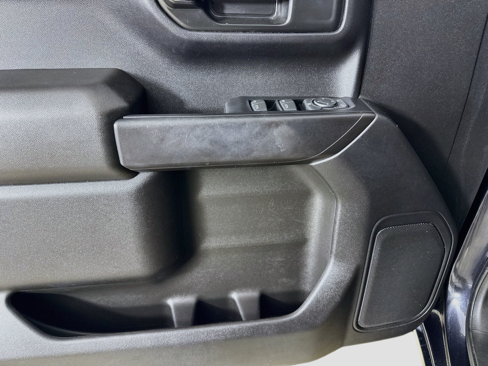 Used 2022 DARK ASH METALLIC Chevrolet Custom image 19