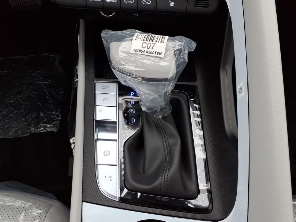 2025 Hyundai Elantra Limited - Photo 11