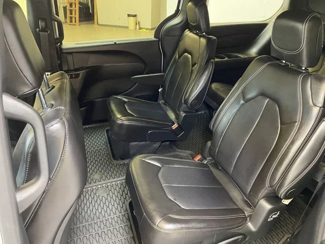 2026 Chrysler Pacifica Select - Photo 23