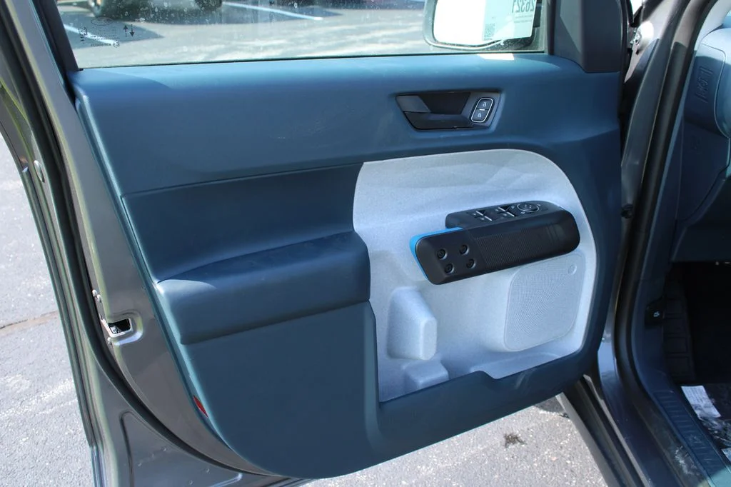 New 2026 Carbonized Gray Metallic Ford XLT image 32