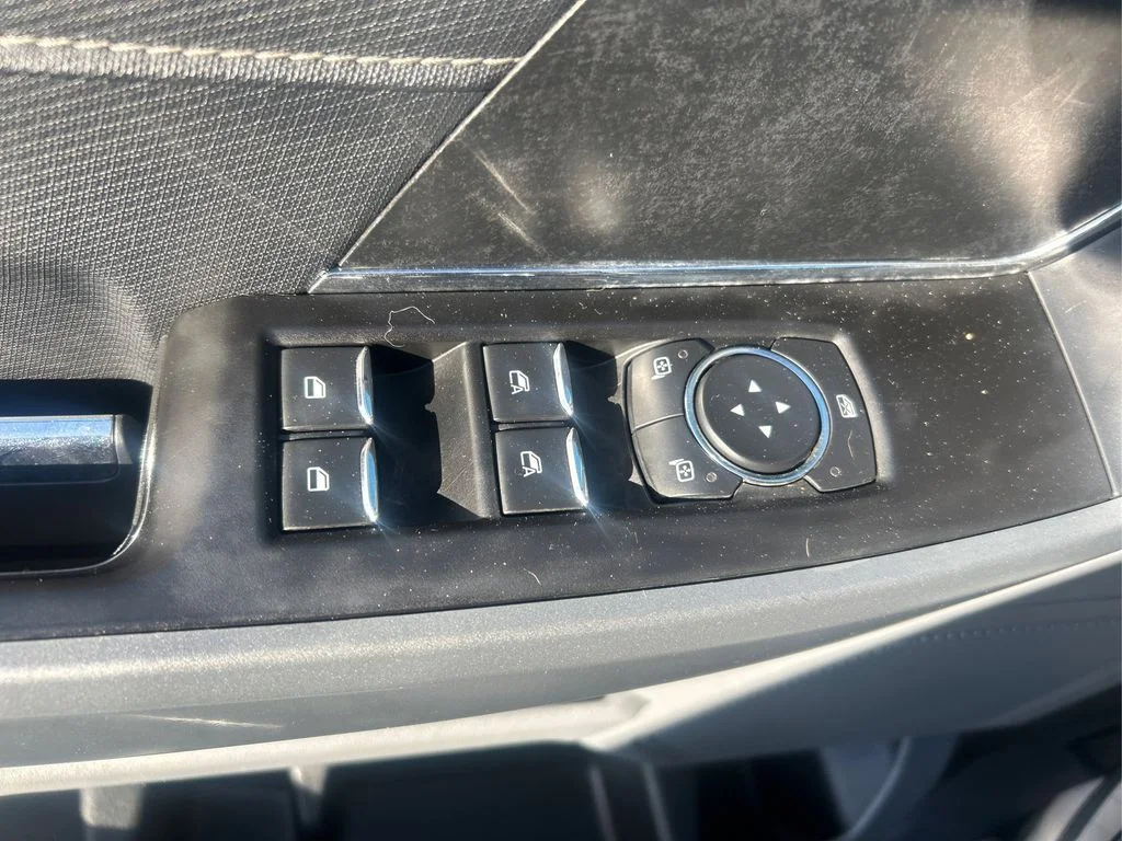Used 2021 Silver Ford XLT image 31