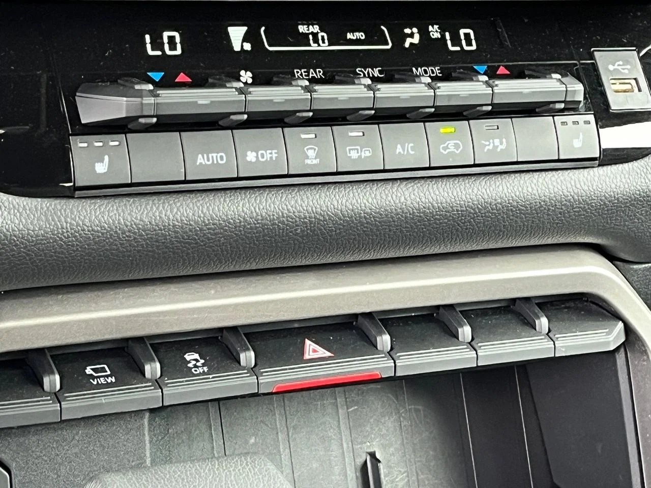 2025 Toyota Sequoia SR5 - Photo 26