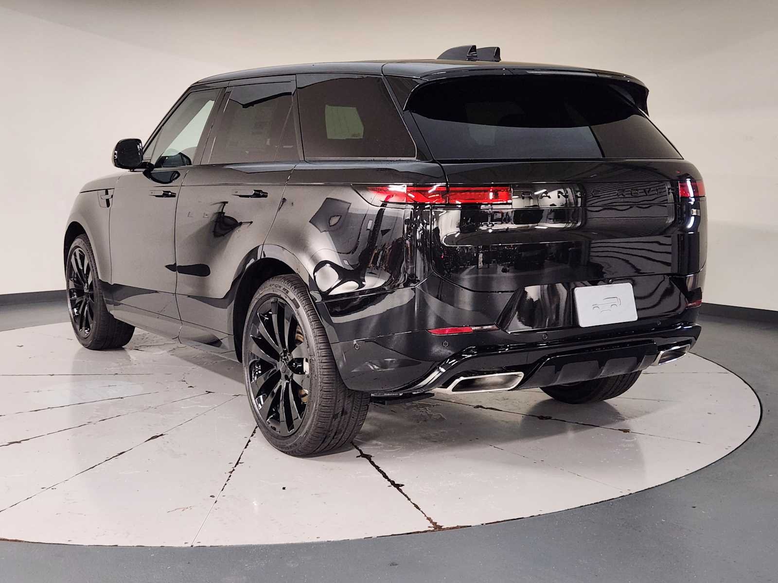 New 2027 Santorini Black Metallic Land Rover Dynamic SE image 6