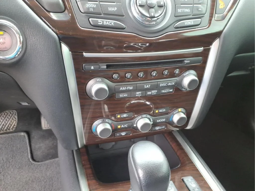 Used 2016 Gray Nissan SL image 23