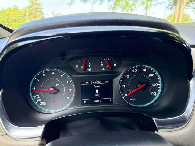 Used 2022 White Chevrolet LS image 24