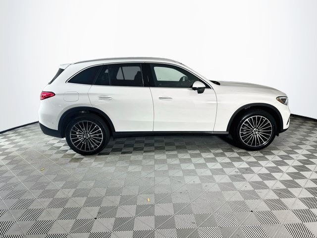 New 2027 Polar White Mercedes-Benz GLC 300 image 8