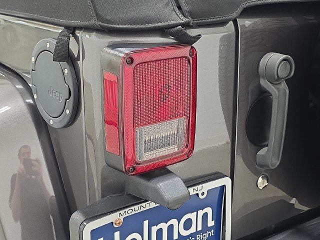 Used 2016 Gray Jeep Unlimited Sport image 31