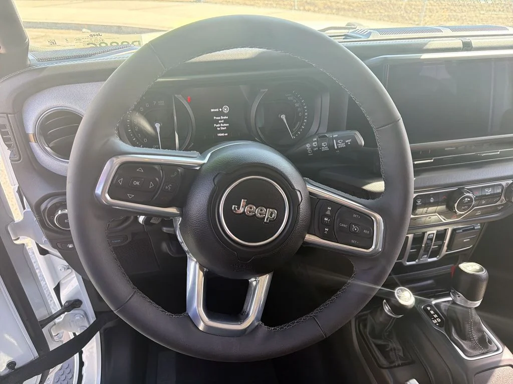 Used 2025 White Jeep Sahara 4xe image 11