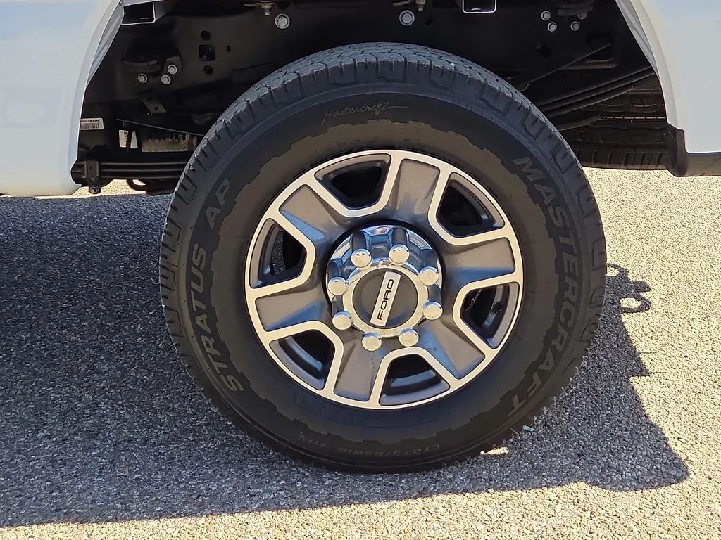 Used 2025 White Ford XLT image 13