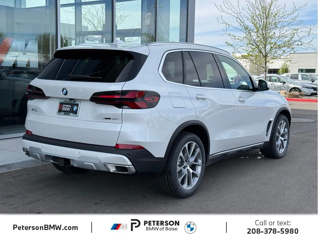New 2026 White BMW xDrive40i image 5