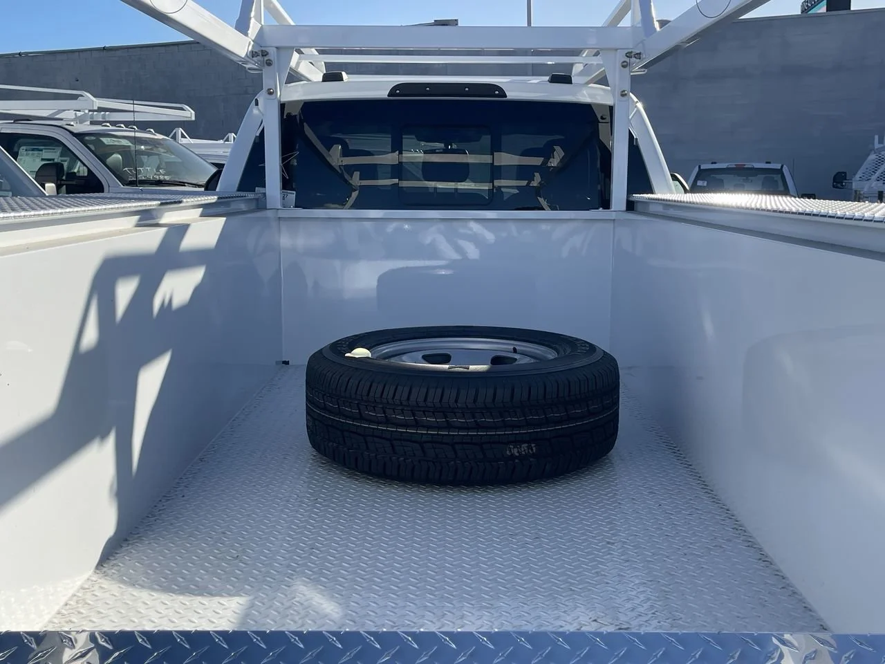New 2026 Oxford White Ford XL image 27