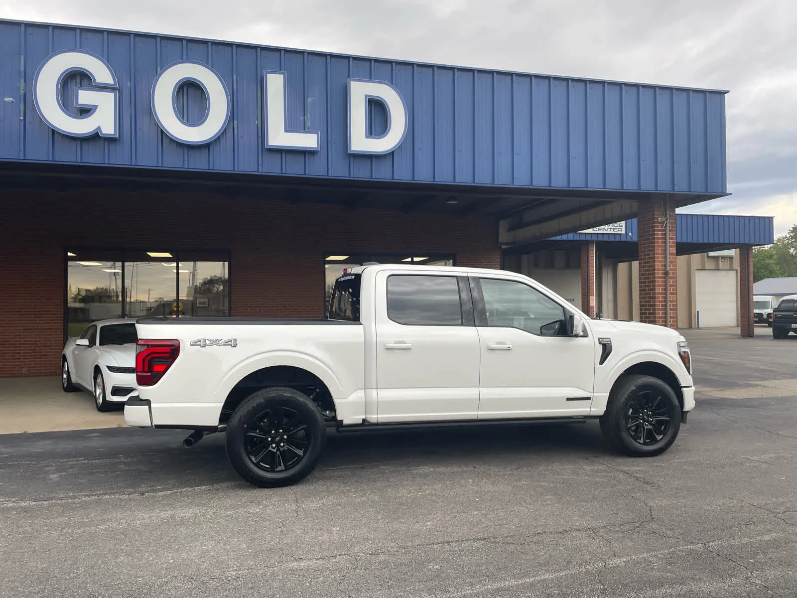 New 2026 Star White Metallic Tri-Coat Ford Platinum® image 5