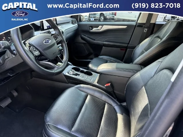 Used 2022 Black Ford SEL image 19