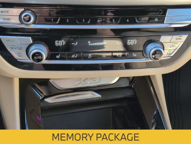 Used 2021 Alpine White BMW sDrive30i image 20
