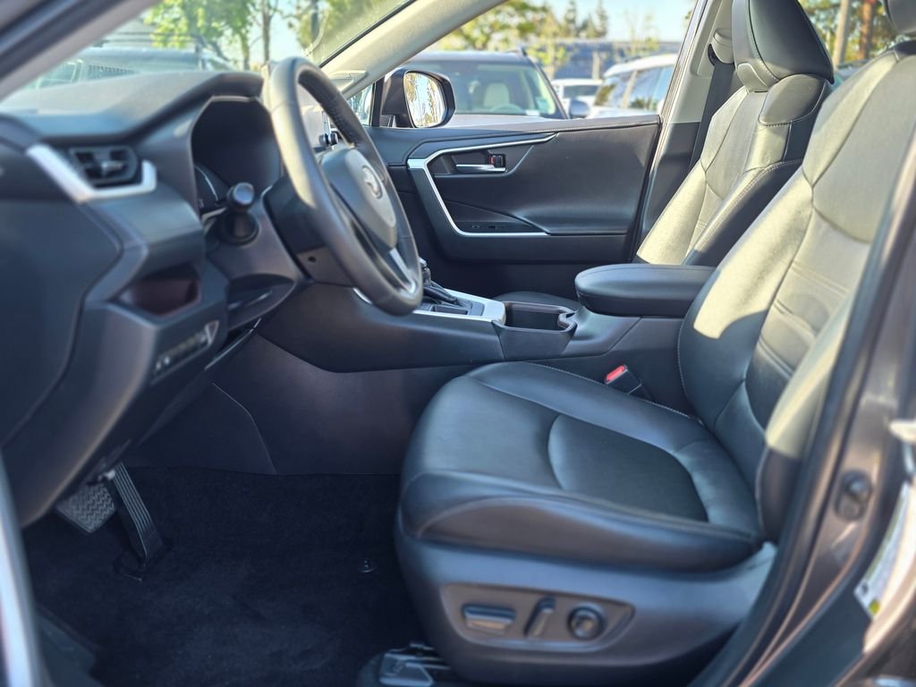 2022 Toyota RAV4 Limited - Photo 13