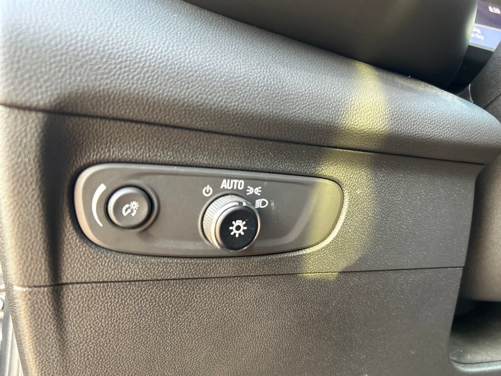 2023 Buick Envision Essence - Photo 21