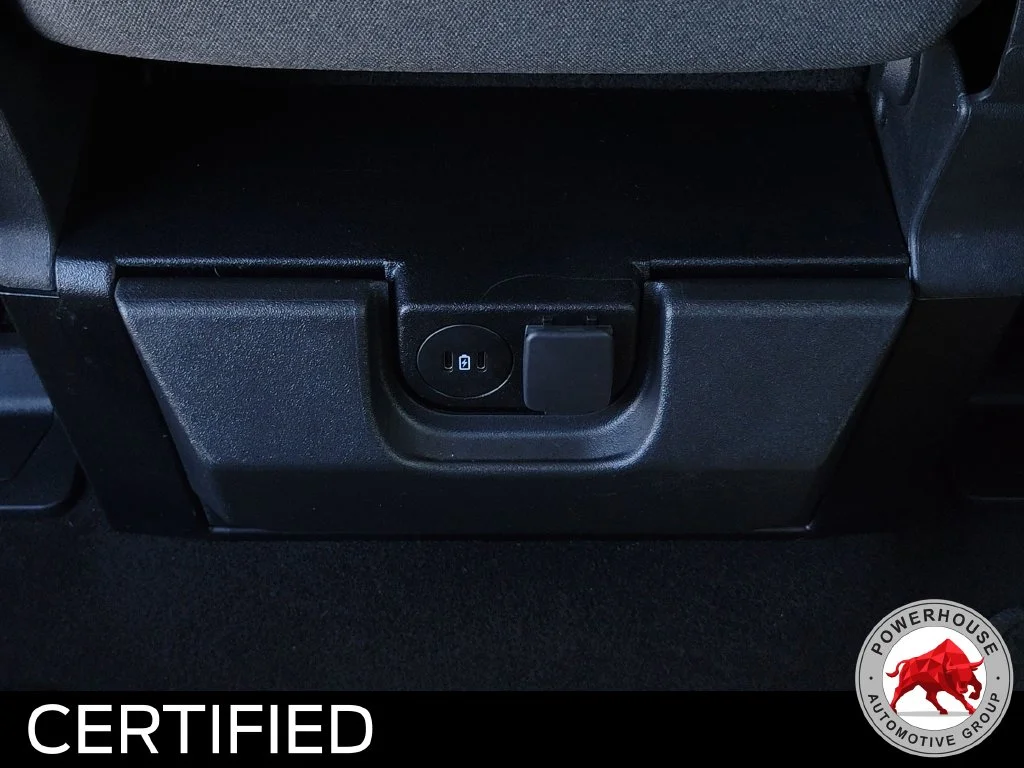 Used 2025 Blue Ford XLT image 17
