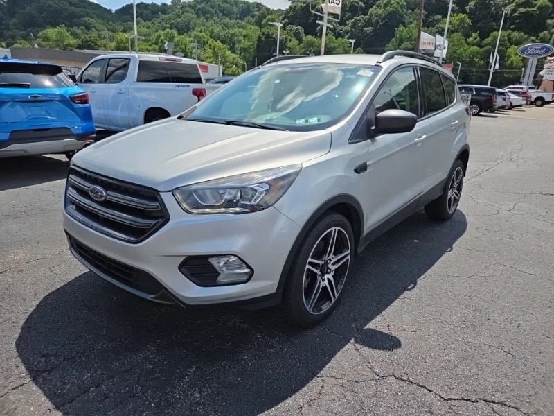 Used 2019 Silver Ford SEL image 3