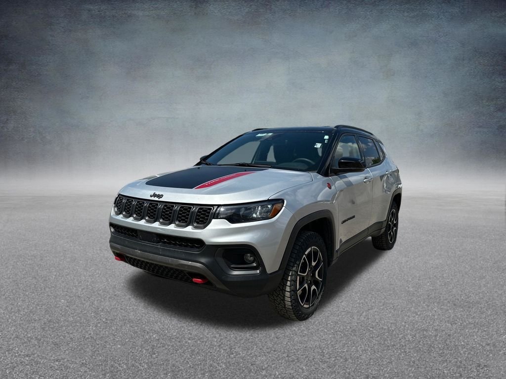Used 2025 Silver Zynith Metallic Clearcoat Jeep Trailhawk image 31
