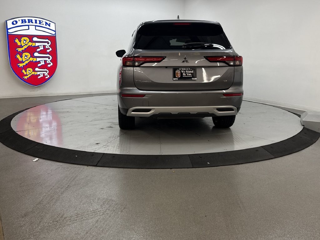 Used 2023 Gray Mitsubishi SE image 11