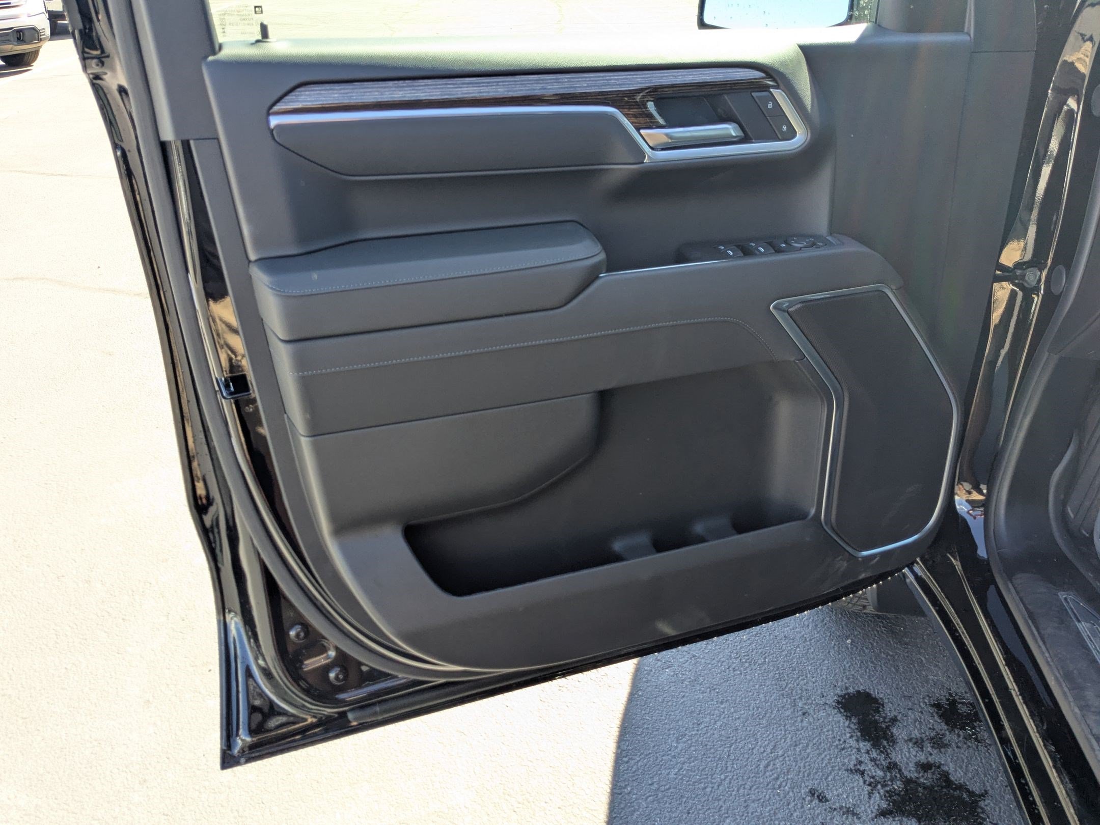 New 2026 Onyx Black GMC Elevation image 10