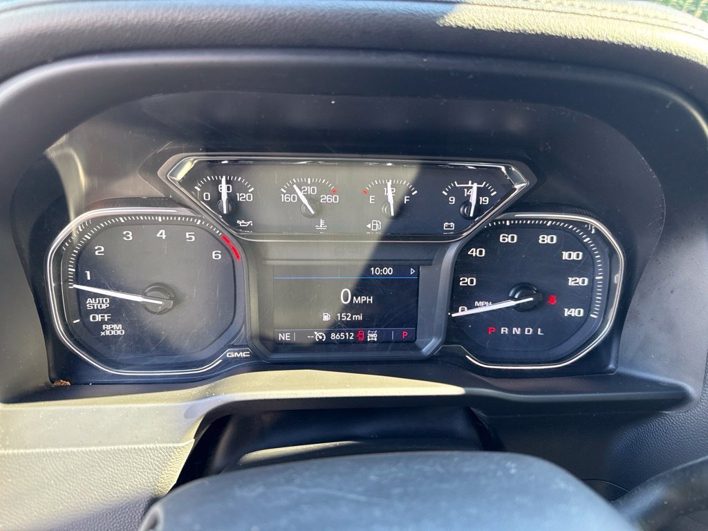 Used 2021 Silver GMC Elevation image 30