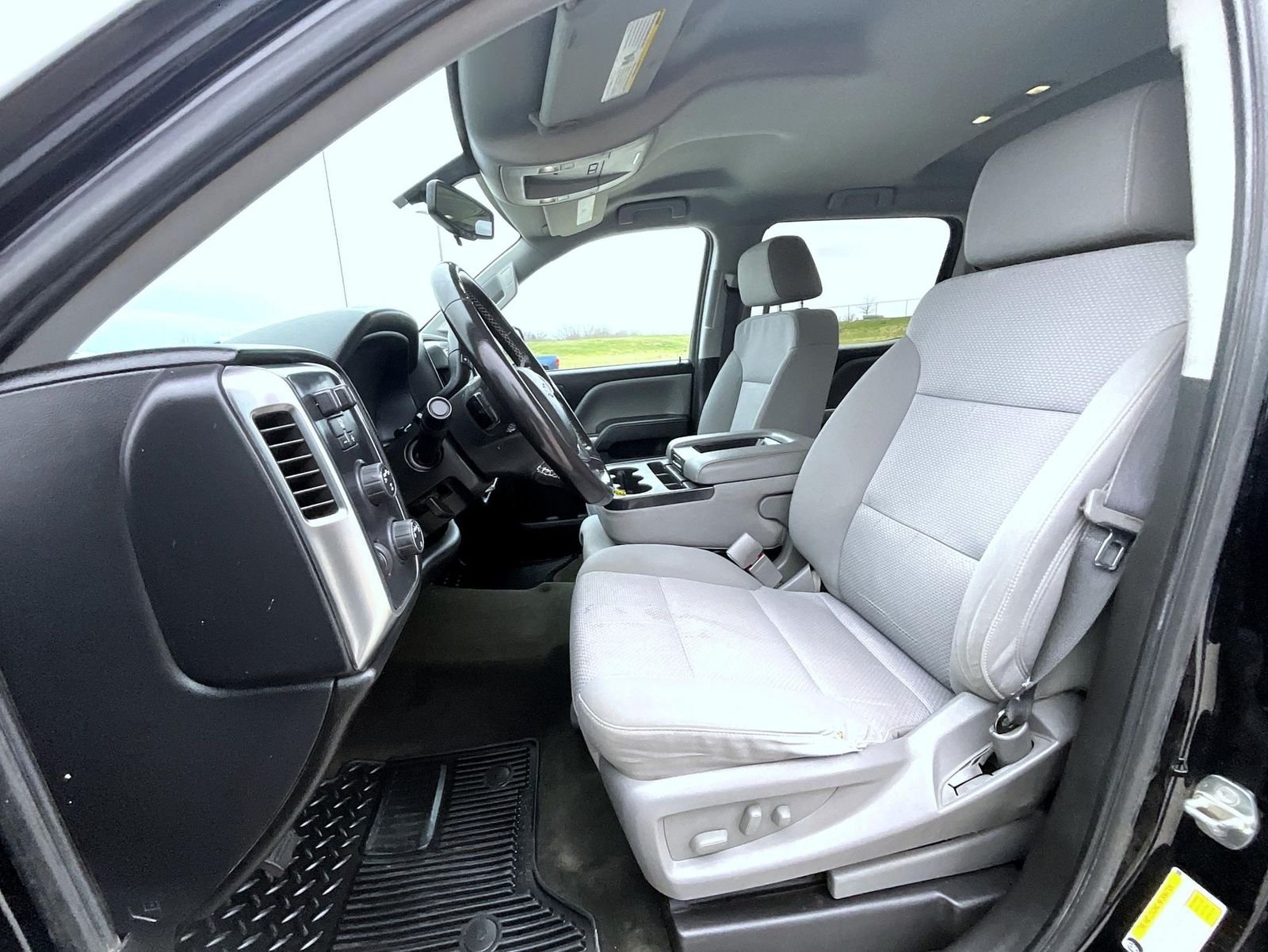 Used 2018 Black Chevrolet LT image 10