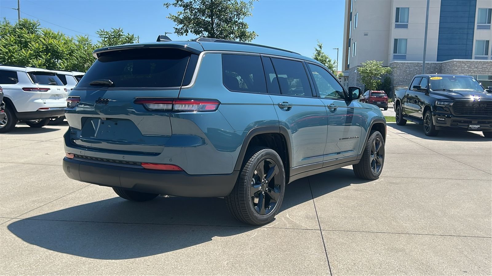 New 2026 Steel Blue Exterior Paint Jeep Limited image 4