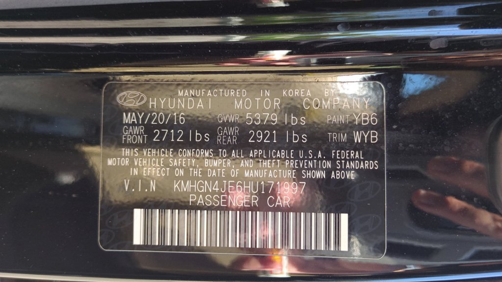 Used 2017 Black Genesis 3.8 image 28