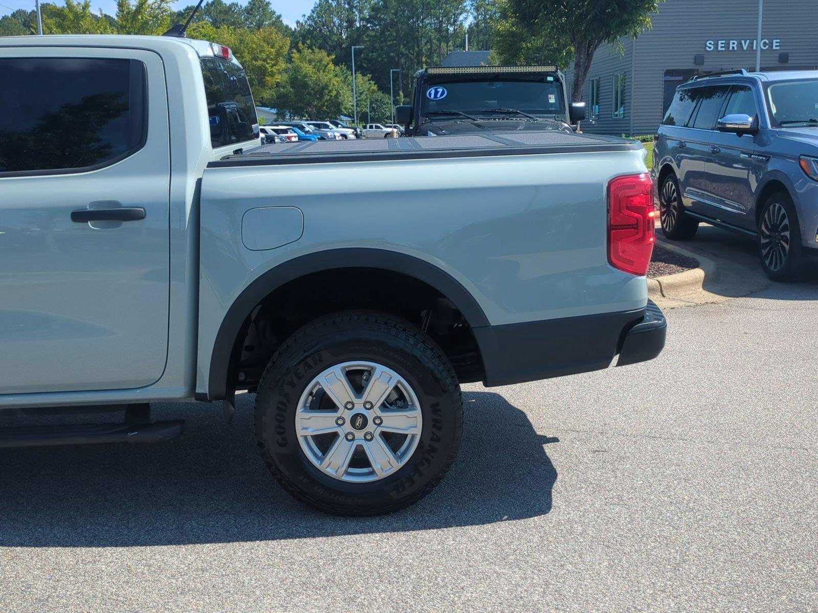 Used 2024 Cactus Gray Ford XL image 11