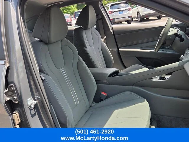 Used 2025 Gray Hyundai SEL Convenience image 19