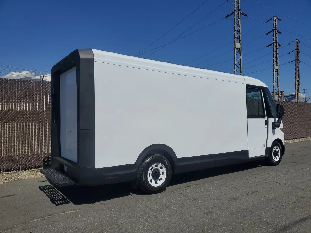 Used 2025 White Chevrolet 600 image 4