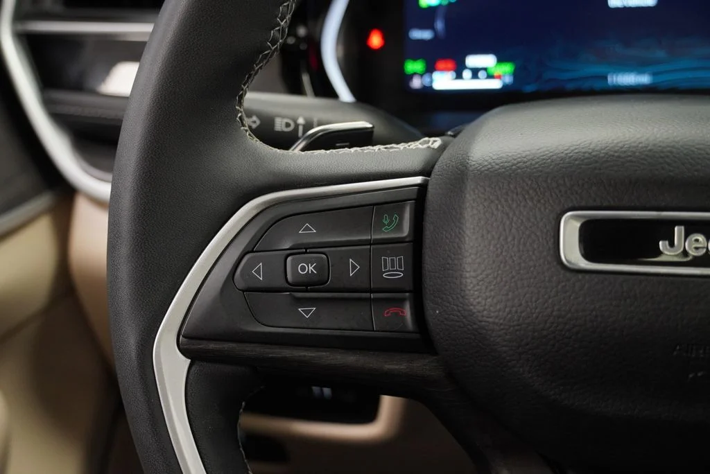 Used 2022 White Jeep 4xe image 41