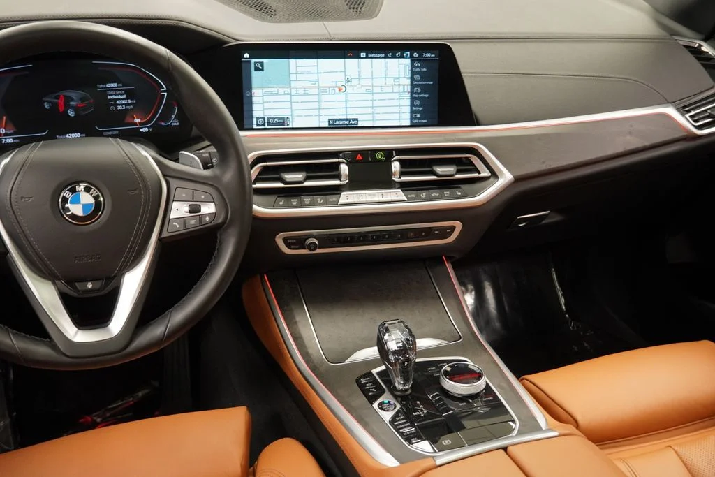 Used 2022 White BMW xDrive40i image 19