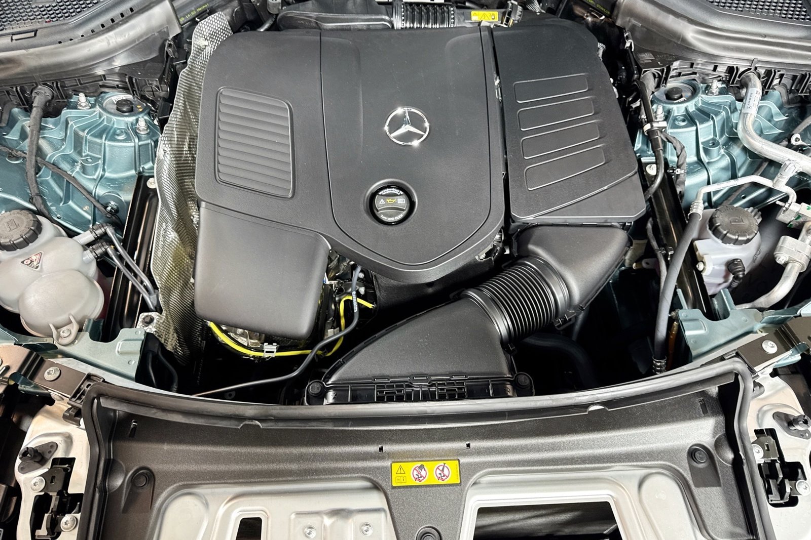 New 2026 Verde Silver Metallic Mercedes-Benz GLC 300 image 28